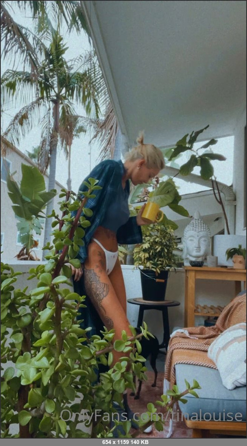 MEGA-FANS – tinalouise-23-11-2021-Got my cuppa tea  Whats your go to breakfast drink