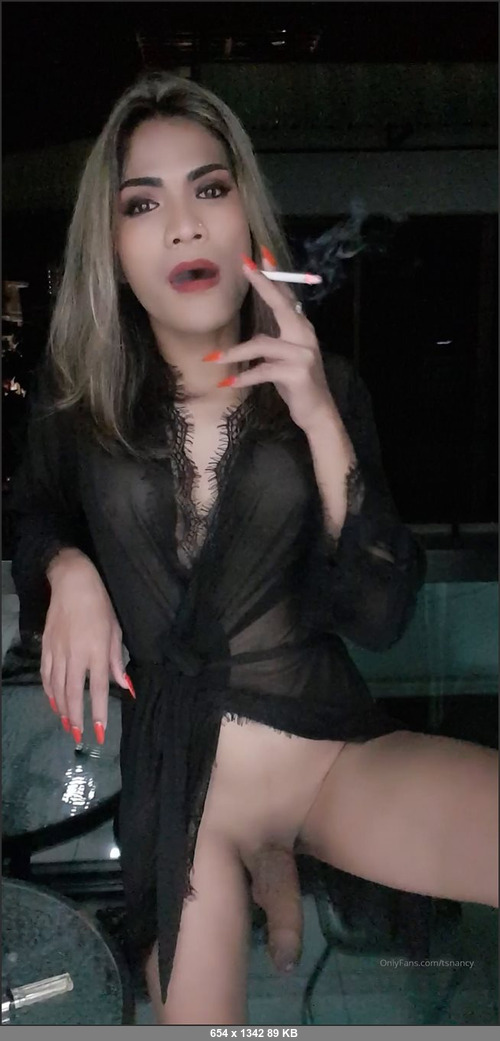 MEGA-FANS – tsnancy-19-10-2021-Last smoke before bed Will u join me