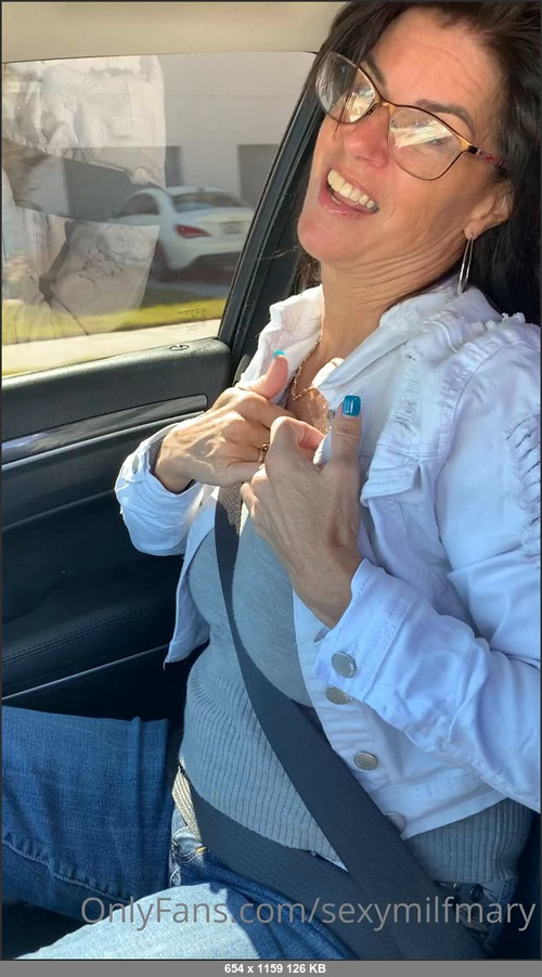 MEGA-FANS – sexymilfmary 02-02-2021 103516546 Girls gotta get out and shake her ass.