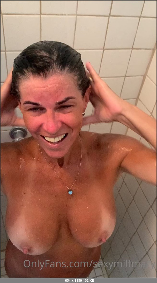 MEGA-FANS – sexymilfmary 05-09-2020 46317217 Good morning shower. Tough to get all the sand out of my eyes.