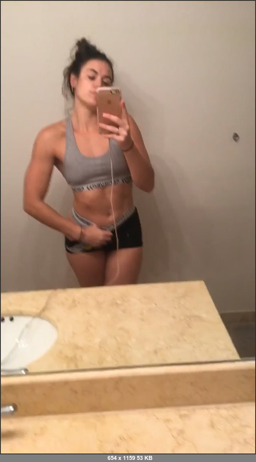 MEGA-FANS – raelynch 08-05-2018 1450548 Lost my shorts