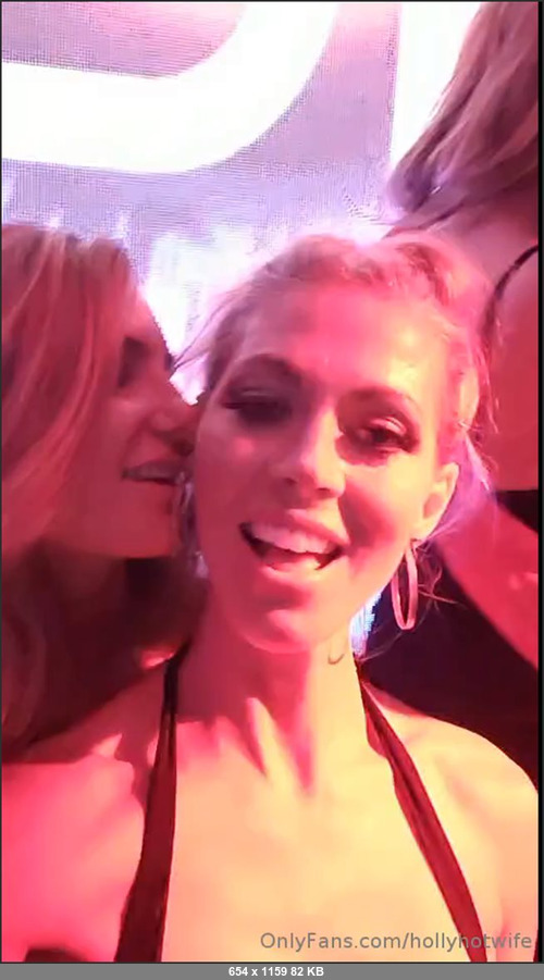 MEGA-FANS – hollyhotwife-22-09-2019-My girls are turning it up