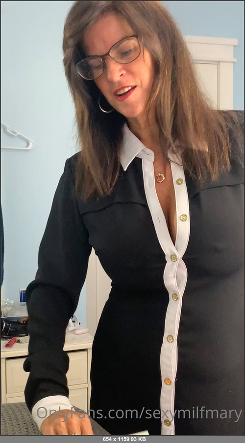 MEGA-FANS – sexymilfmary 08-07-2021 167429184 Okay, here is the set up, where I catch Derek jerking off to me. This set is amazing.. I catch my step son jerking off, t