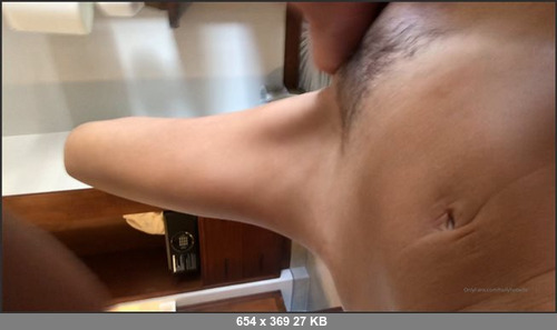 MEGA-FANS – hollyhotwife-25-09-2019-Vid  So do you remember the guys by the pool last weekend that filmed me squirting   I totally blew one of them and never said a word about it