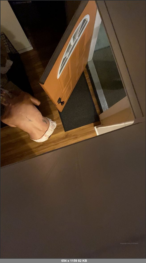 MEGA-FANS – hollyhotwife-28-03-2020-Topless pizza dare vid  I have to start doing these again  ))