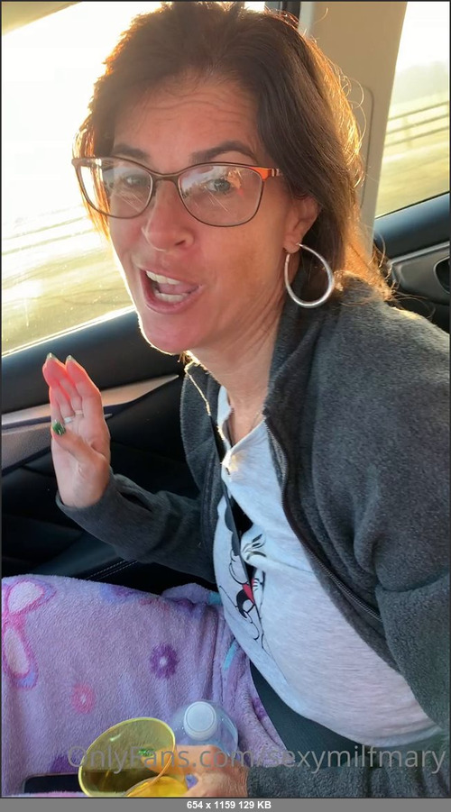 MEGA-FANS – sexymilfmary 14-03-2021 122642478 Saturday night festivities.