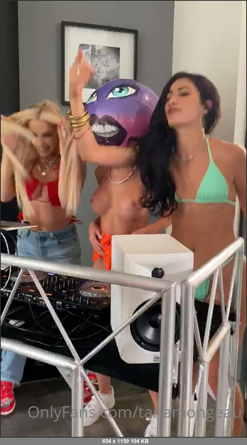 MEGA-FANS – tanamongeau-13-09-2020-…and here I thought I was just coming for a meeting