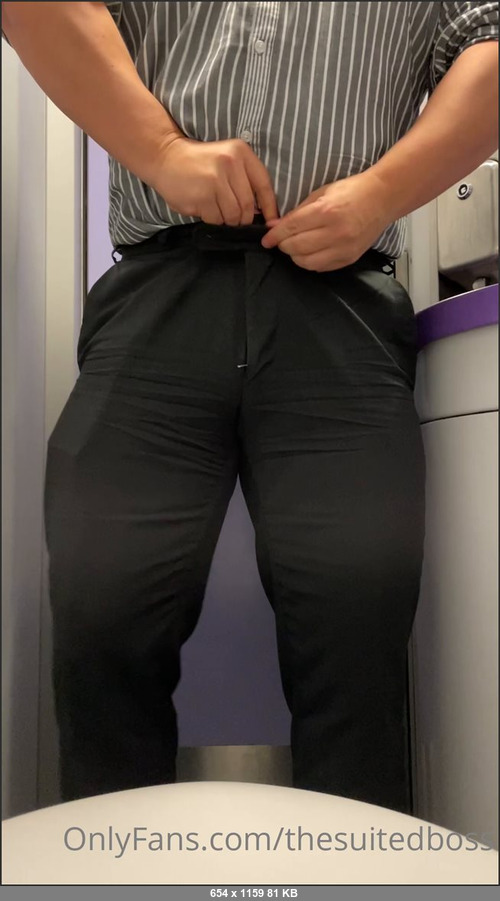 MEGA-FANS – thesuitedboss-14-10-2021-Life of a boss. Business trips. Trains. Could barely fit my shoulders in to this tiny room