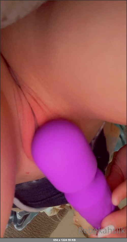 MEGA-FANS – rebekahsilk 06-10-2021 207225681 Just trying to have someone get my pussy wet