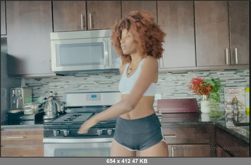 MEGA-FANS – movewithrose 07-10-2021 207764389 Lets loosen up with one of my favorite Qi Gong movements Twist and Turn Rose Movement Is Medicine