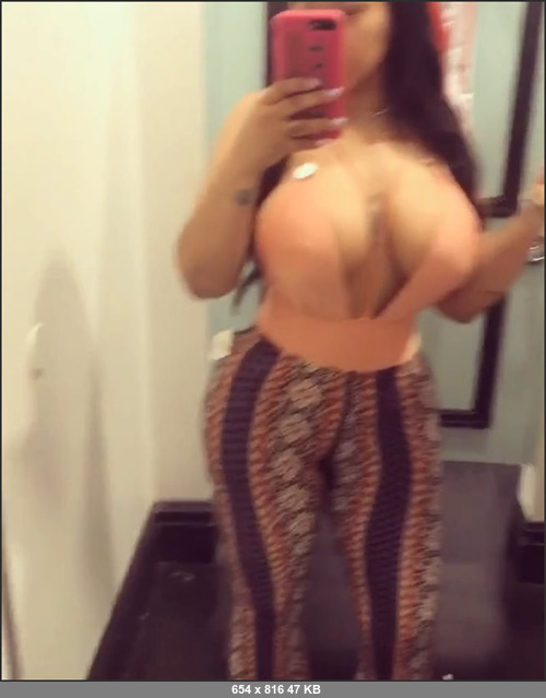 MEGA-FANS – rifkazorean 03-07-2018 1682948 What goes on in the dressing room