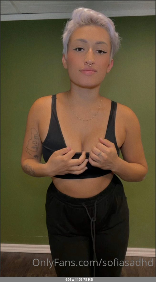 MEGA-FANS – sofiasadhd-02-06-2021-Slow strip tease including boobs shaking, boob drop and some bending over, enjoy