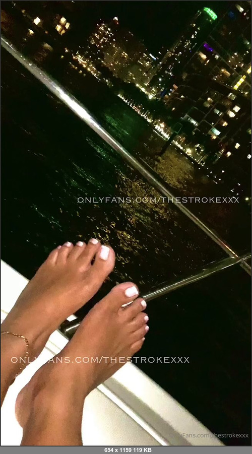 MEGA-FANS – thestrokexxx-06-04-2020-The thought of you sucking on my toes under these stars has my body imagining orgasms I havent had yet