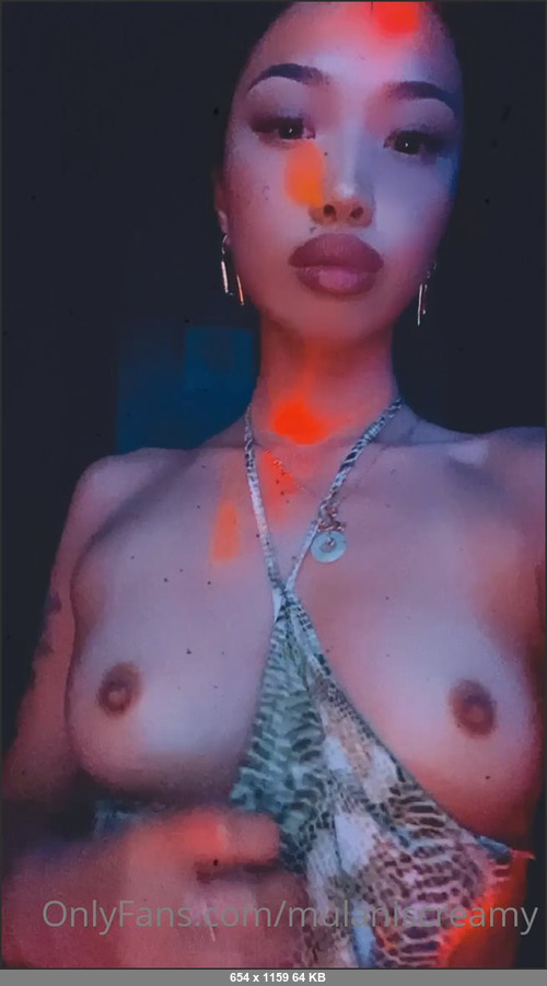 MEGA-FANS – mulaniscreamy 16-06-2021 158325241 I love taking off my top in front of my friends