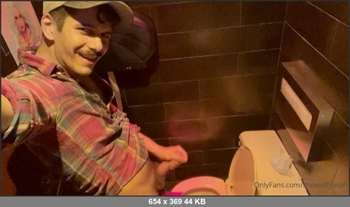 MEGA-FANS – showoffjonah 08-09-2021 194602513 Really needed to crank one out and had to do it wherever was available. Been traveling all day, landed this afternoon and