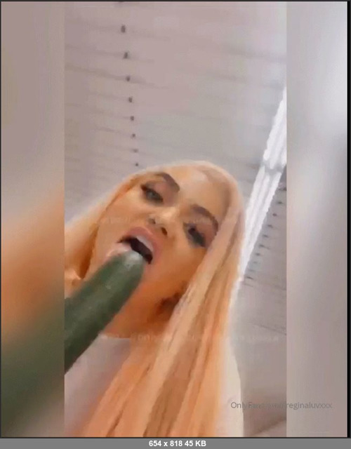 MEGA-FANS – reginaluvxxx 11-05-2021 144800755 I was so horny so I went to buy a cucumber and helped myself on the parking space  couldnt help it, if I need