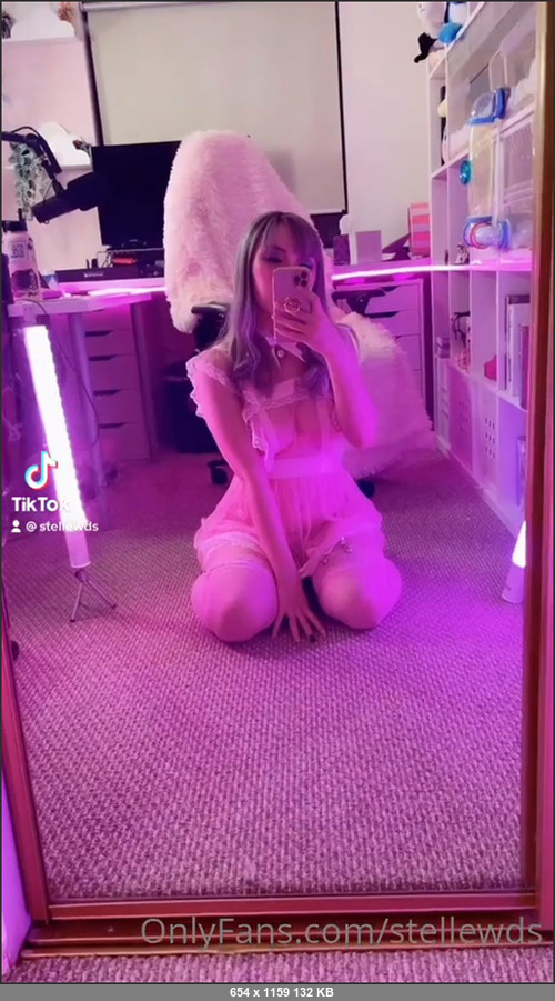 MEGA-FANS – stellewds-20-03-2021-If you like my videos, youll love this one. Ive been having so much fun dancing for you. And my twerk is getting better everyday. Thanks Rob for buying this