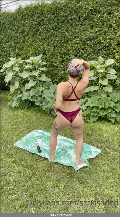 MEGA-FANS – sofiasadhd-20-07-2021-A sunny day means a tanning session, watch me oil my whole body before I go lay down topless in my yard