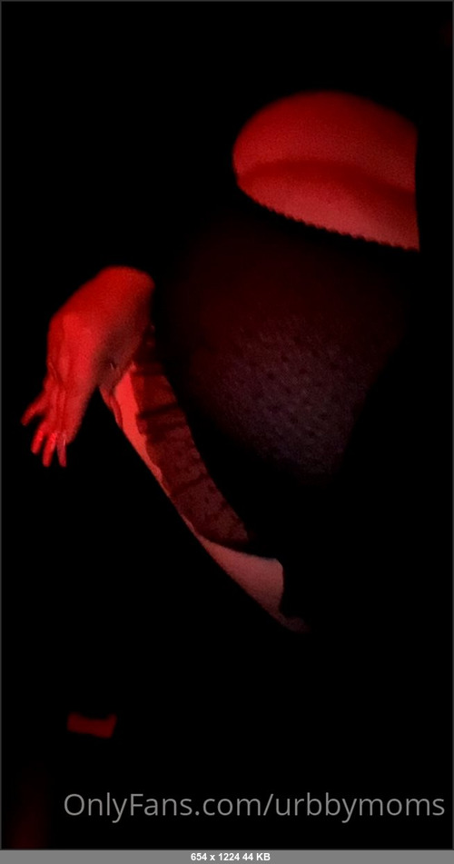 MEGA-FANS – urbbymoms-09-04-2021-