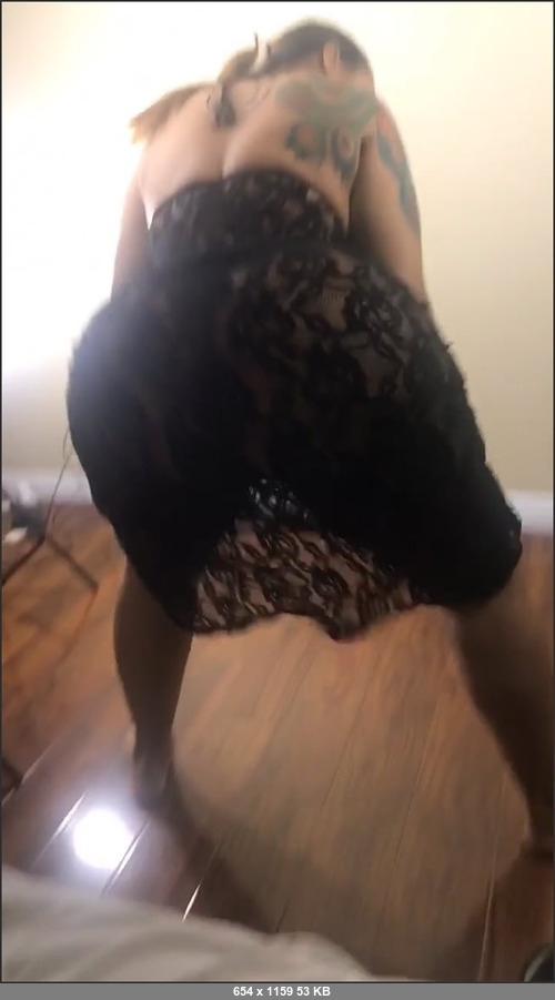 MEGA-FANS – rifkazorean 29-07-2018 1804089 Twerk time  Just being silly