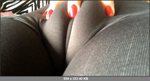 MEGA-FANS – thepantyqueen-08-12-2020-Grabbing it good