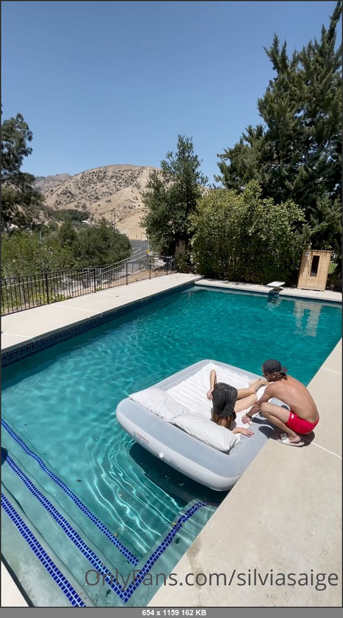 MEGA-FANS – silviasaige 16-08-2021 183362121 Short 5min bj by the pool  Chok ing on a hard cock just makes my day