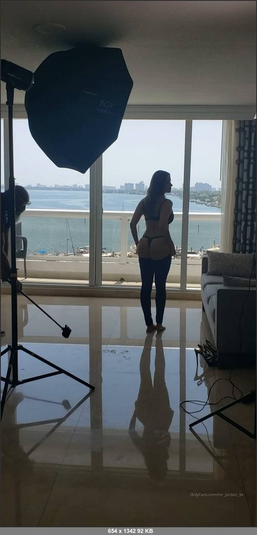 MEGA-FANS – mrjordan3x 23-05-2020 24955195 BTS GOT TO LOVE HER ASS