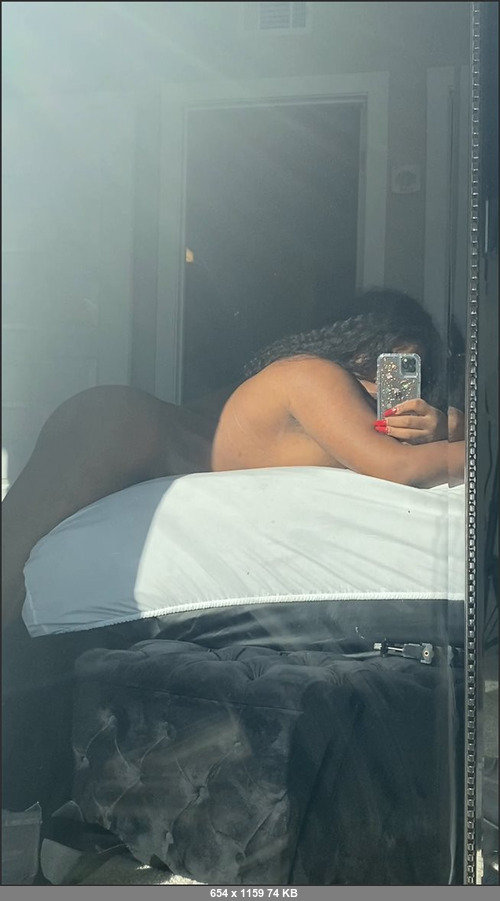 MEGA-FANS – tssexykayla-23-02-2021-Soaking up the sun