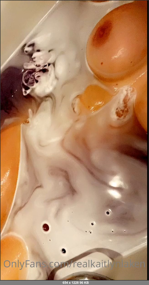 MEGA-FANS – realkaitlynlaken 26-01-2021 100367269 I had a purple bath  tonight