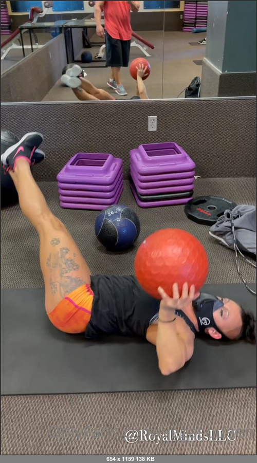 MEGA-FANS – vegasqueen-11-02-2021-Short clip but wanted to express just how hard these things are. Workin the entire core with emphasis on the obliques. Holding this 15lb ball was just an added