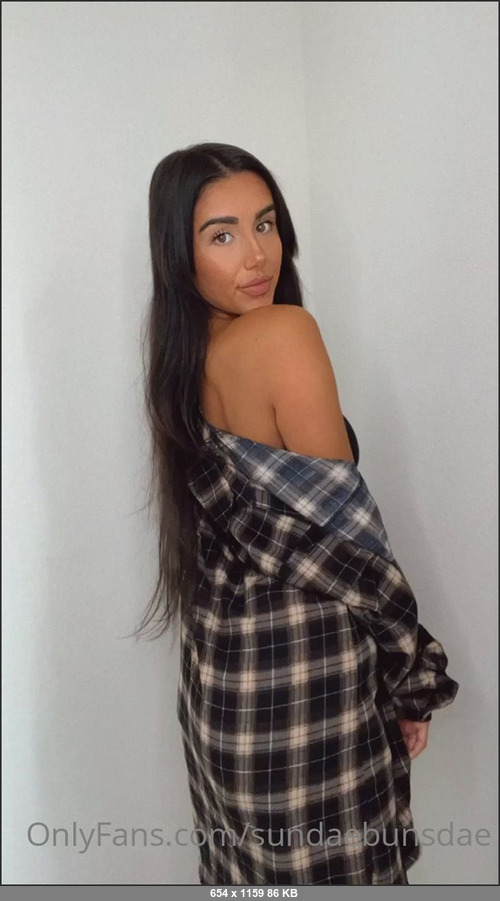 MEGA-FANS – sundaebunsdae-05-11-2021-What do you think of my new top baby