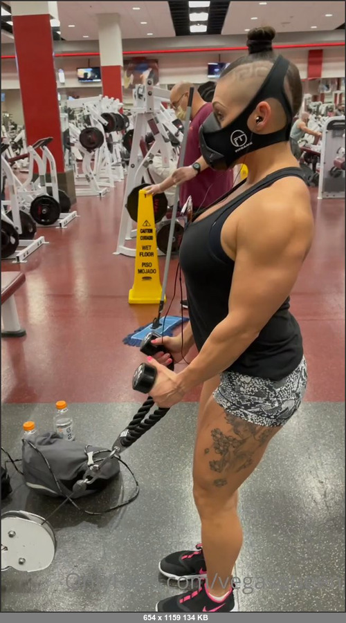MEGA-FANS – vegasqueen-15-01-2021-Leaning cable side raises. Why leaning  An extra few inches of range of movement. I superset these with some rope cable curls to get my workout started. Then en