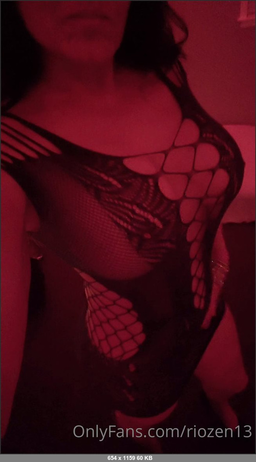 MEGA-FANS – riozen13-27-02-2021-You know I cant post pictures of videos of the few house parties we attend. Here, I went into one of the 4 set up red rooms in this houses fantastic basement to c