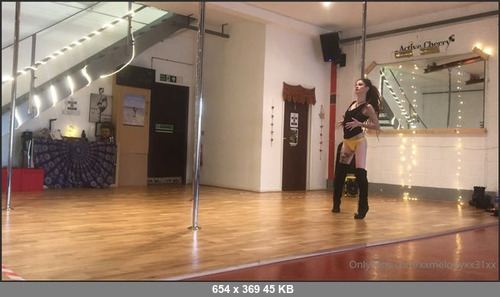 MEGA-FANS – xxmelodyxx31xx-15-11-2020-Would you put a tip in my panties )