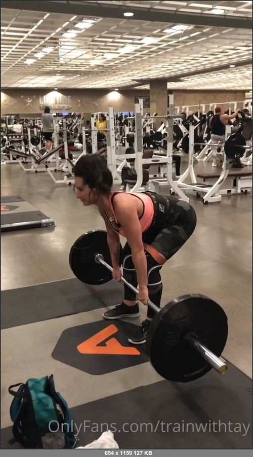 MEGA-FANS – trainwithtay-02-01-2021-Heres one of my favorite leg day supersets  you guys know how much I love these  I like to incorporate exercises that challenge multiple musc