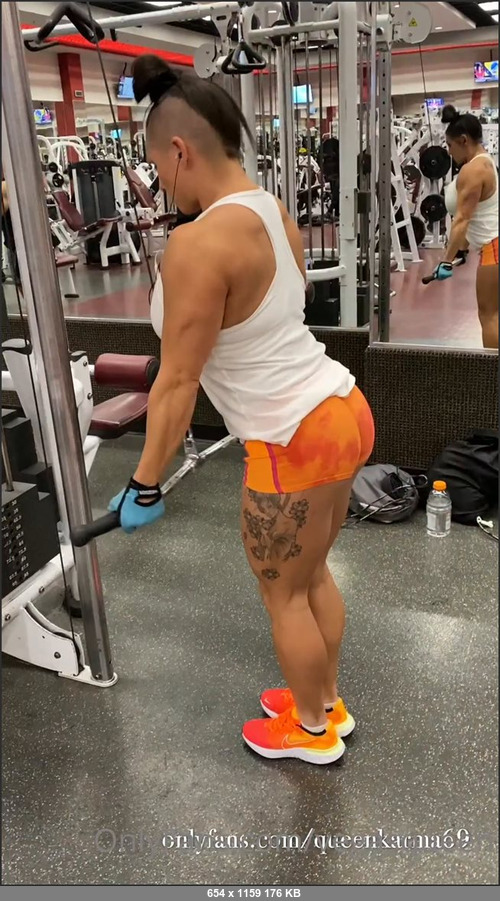 MEGA-FANS – vegasqueen-21-11-2020-Gettin some more arm work in  I have so much on my plate lately that I have no time for leisure activities. But then again, I guess working out is my fa