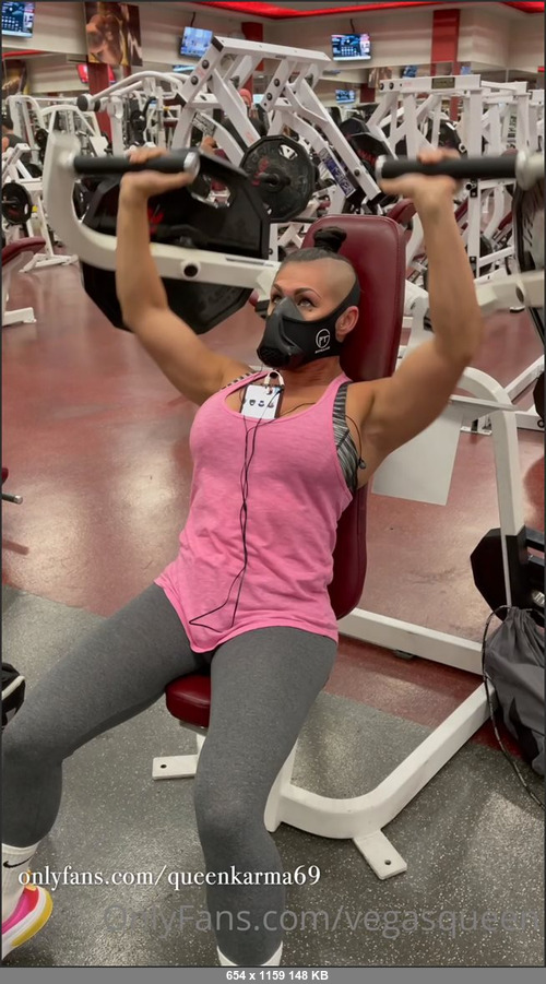 MEGA-FANS – vegasqueen-24-12-2020-Getting my workout in even on Christmas Eve  This was an amazing shoulder day  I usually work my traps when I work my delts. They all tie in togethe