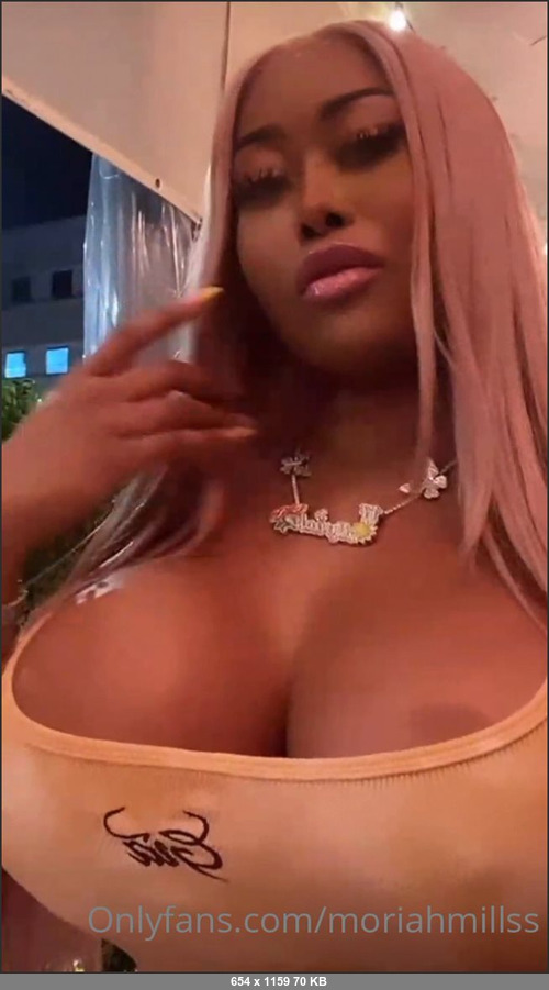 MEGA-FANS – moriahmillss 10-08-2021 181941306 Brunette vs. Pink Tell me your favorite