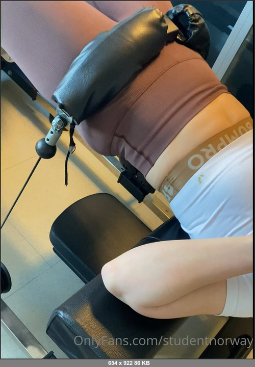 MEGA-FANS – studentnorway-03-03-2021-Working out my bootie for you Do you like these type of videoes