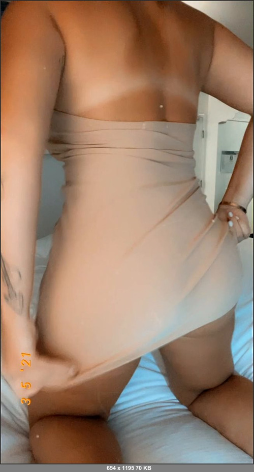 MEGA-FANS – zoieburgher-03-05-2021-