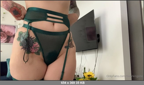 MEGA-FANS – twerkingelle-29-01-2021-Started twerking and it led to a whole facial