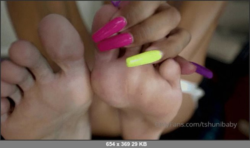 MEGA-FANS – tshunibaby-30-09-2021-feet 4