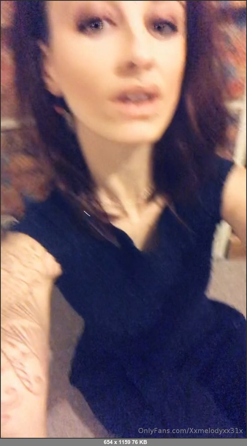 MEGA-FANS – xxmelodyxx31xx-20-12-2019-Im off our gigging tonight. Feeling festive. Ill be at a pub in the middle of nowhere with no internet signal so expect drinken replies to any messages lat