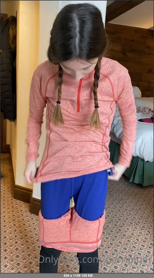 MEGA-FANS – perripiper-05-03-2021-It is so difficult to go to the bathroom when you have 10 million layers on