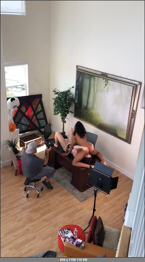 MEGA-FANS – sarajay-02-06-2018-Watching my girls play