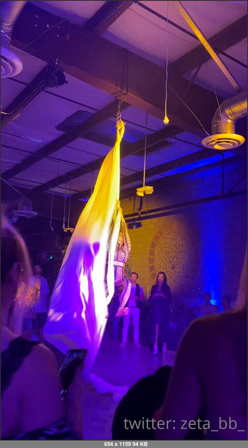 MEGA-FANS – zetabb-20-06-2021-good morning, takes from my night  I got the vinyl signed by one of my favorite djs  peep this track, hes amazing https   open.spotify.com track 2MPEP9wt24hLtDL