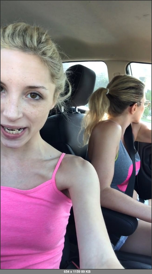 MEGA-FANS – perripiper-19-10-2017-Going on a hike  with corey chase