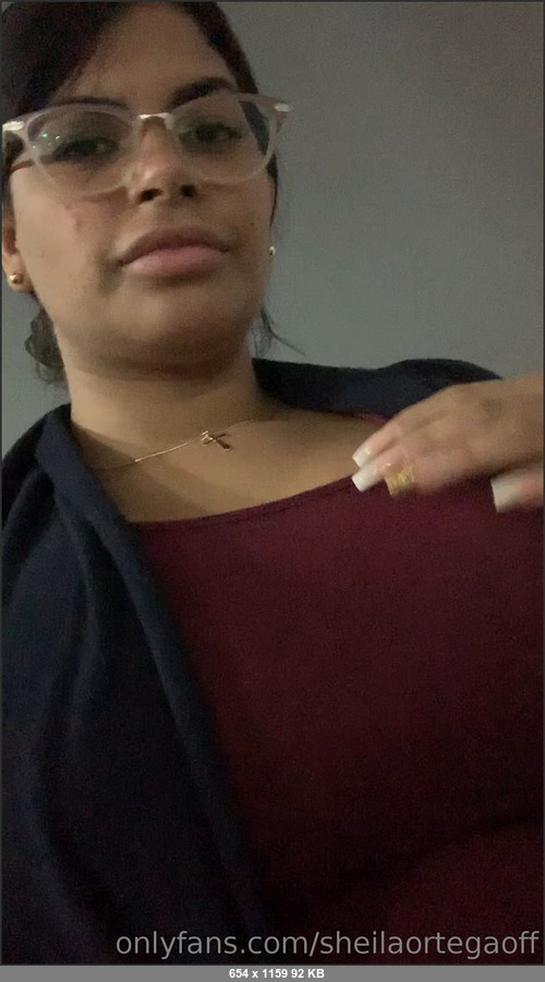 MEGA-FANS – sheilaortegaoff-24-05-2019-Estoy en clases con ganas de hacerme una paja, ustedes que dicen