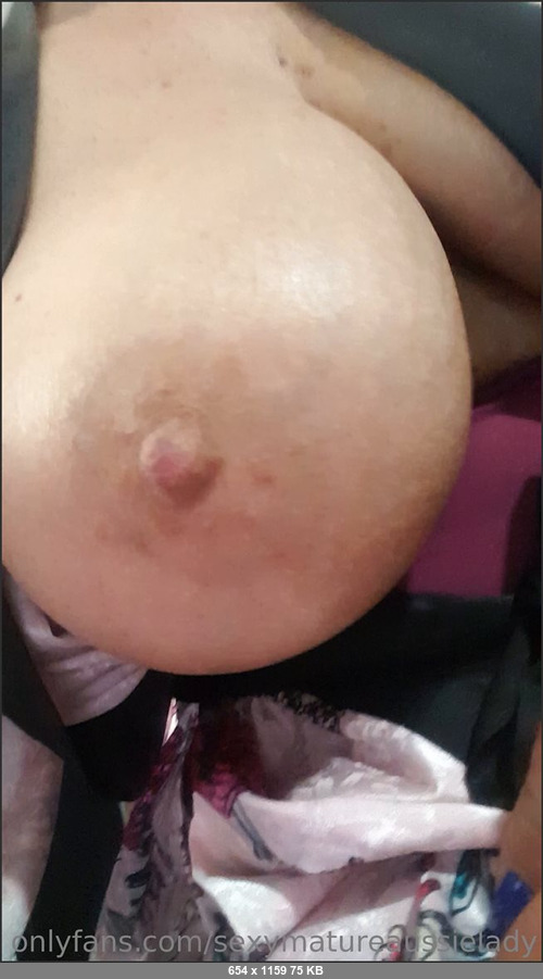 MEGA-FANS – sexymatureaussielady-06-04-2019-Imagine this is your fingers, feeling the softness, smoothness and squishiness of these big melons. Getting up nice and close.