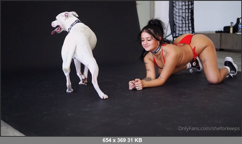 MEGA-FANS – sheforkeeps-30-08-2021-being a good puppy